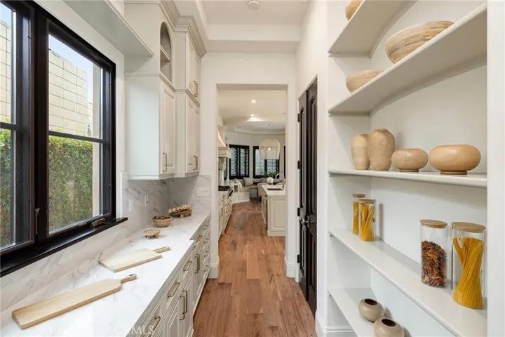 Butler's pantry with Dumb waiter