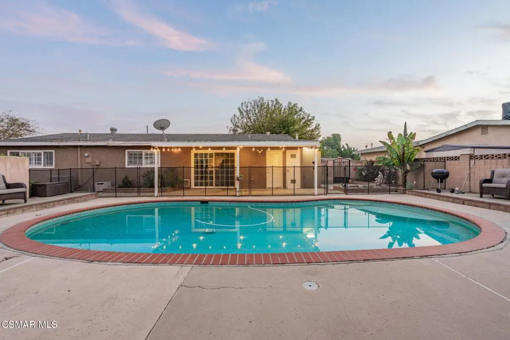 761 Lyons Court, Simi Valley, California 93065 home-pic-46