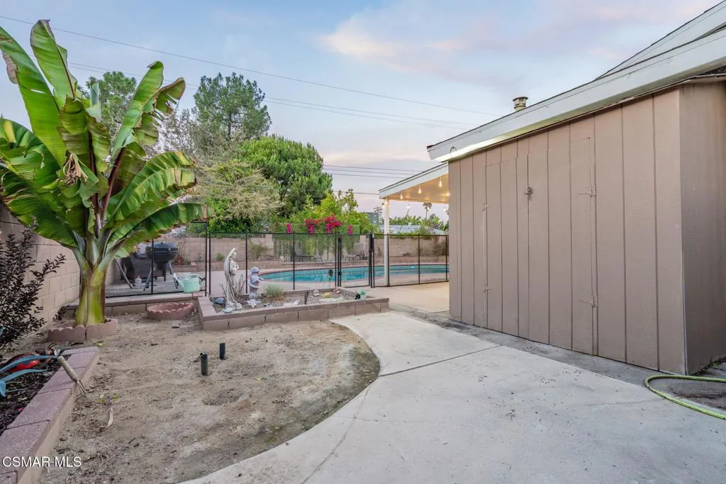 761 Lyons Court, Simi Valley, California 93065 home-pic-55