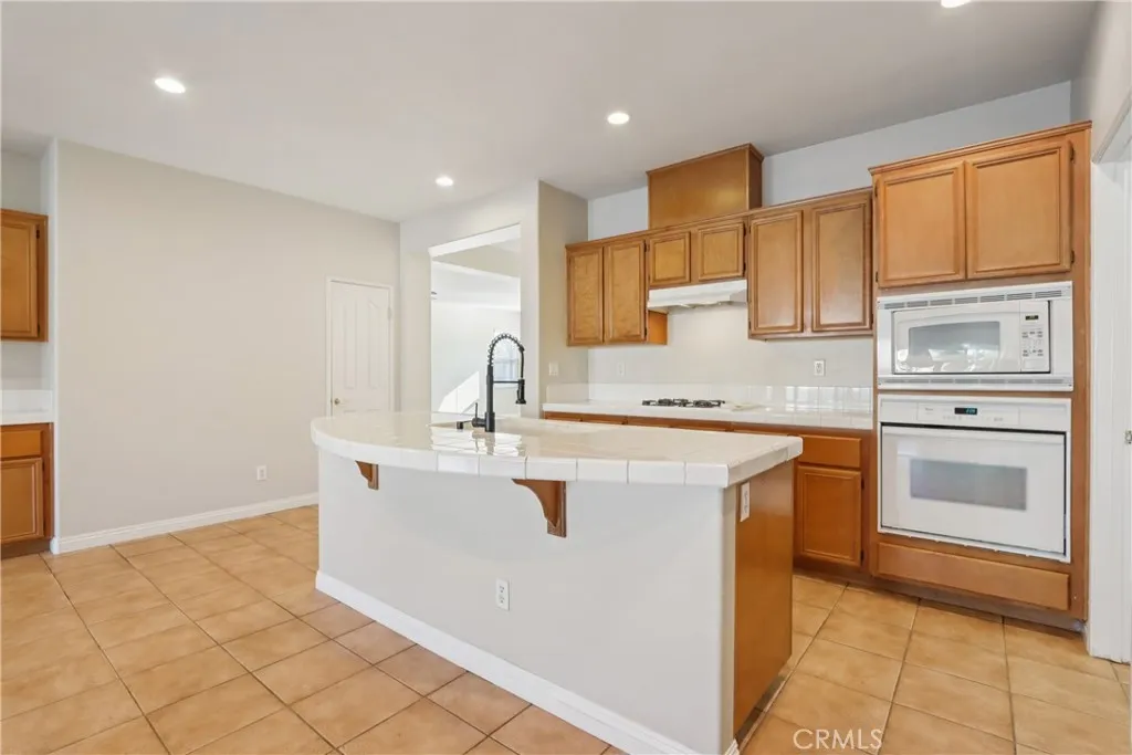 33711 Shamrock, Murrieta, California 92563 home-pic-8