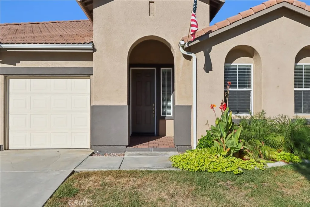 33711 Shamrock, Murrieta, California 92563 home-pic-1