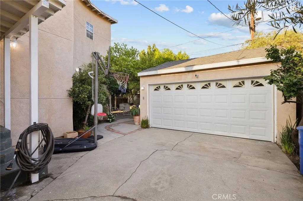 6542 Babcock Avenue, North Hollywood, California 91606 home-pic-24