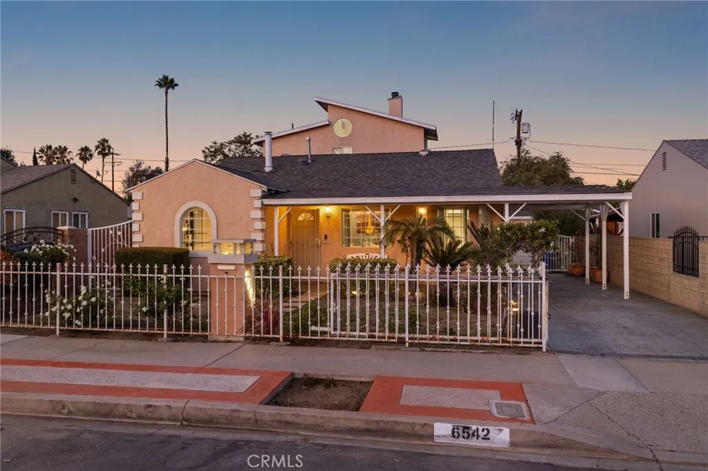 6542 Babcock Avenue, North Hollywood, California 91606 home-pic-1