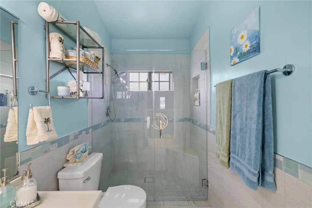 6542 Babcock Avenue, North Hollywood, California 91606 home-pic-20