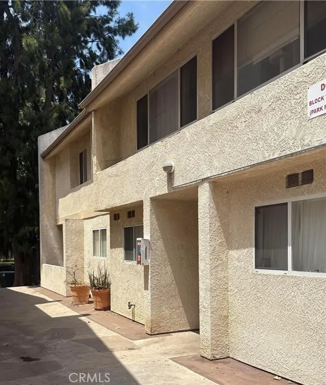 7651 Reseda 12, Reseda, California 91335 home-pic-1