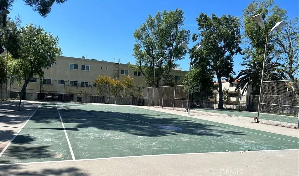 7651 Reseda 12, Reseda, California 91335 home-pic-5