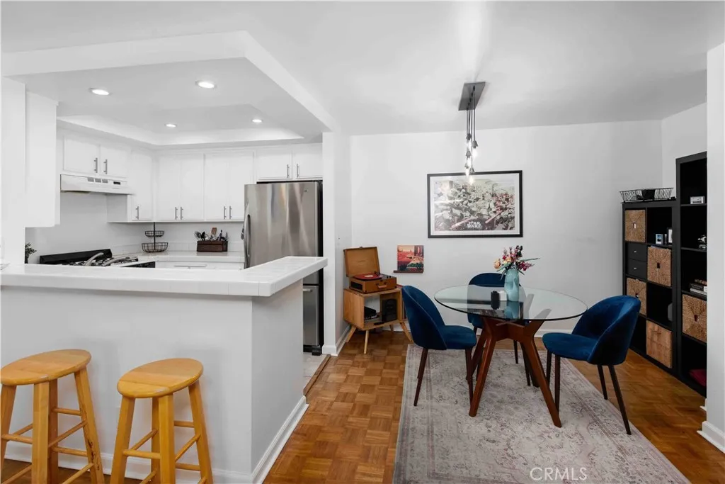 7135 Firmament, Van Nuys, California 91406 home-pic-2