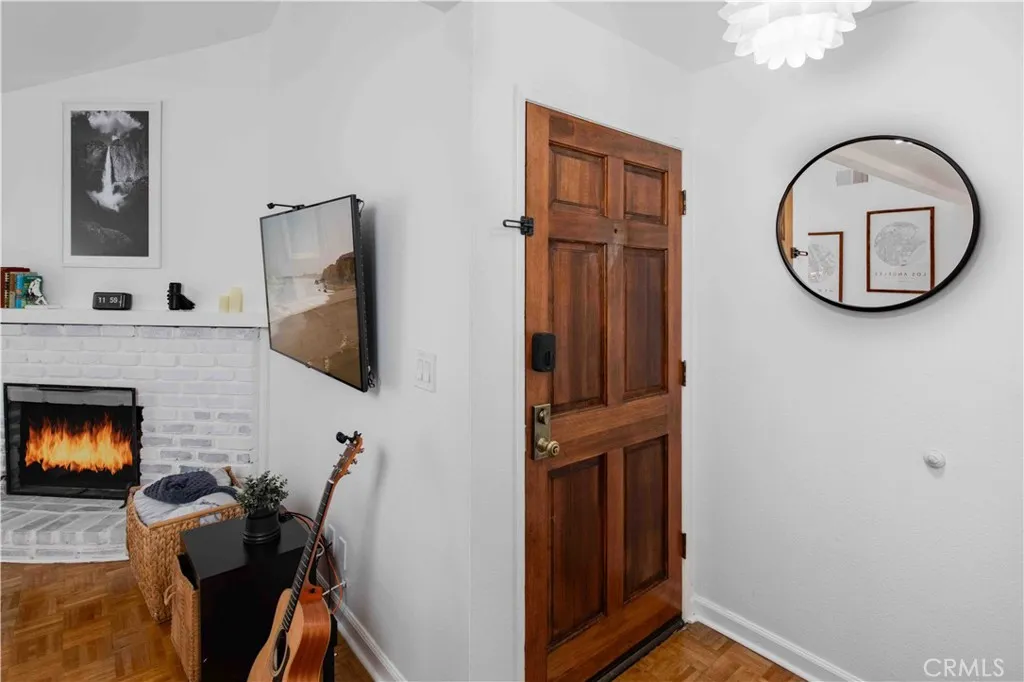 7135 Firmament, Van Nuys, California 91406 home-pic-1