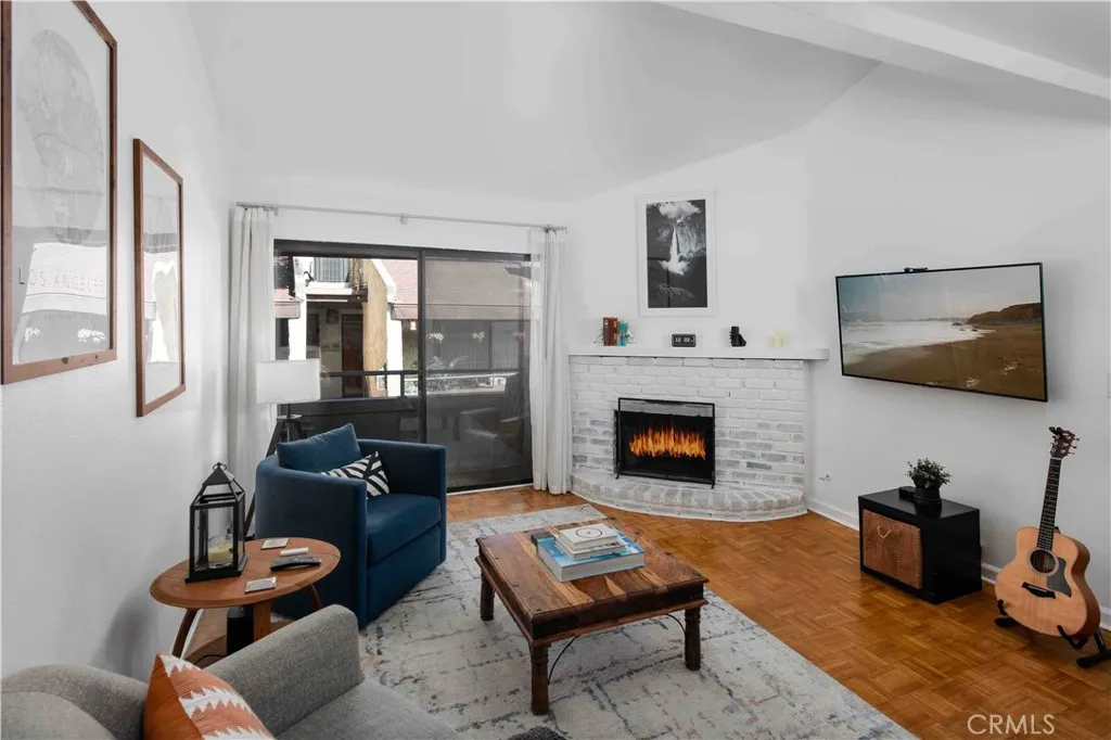 7135 Firmament, Van Nuys, California 91406 home-pic-0