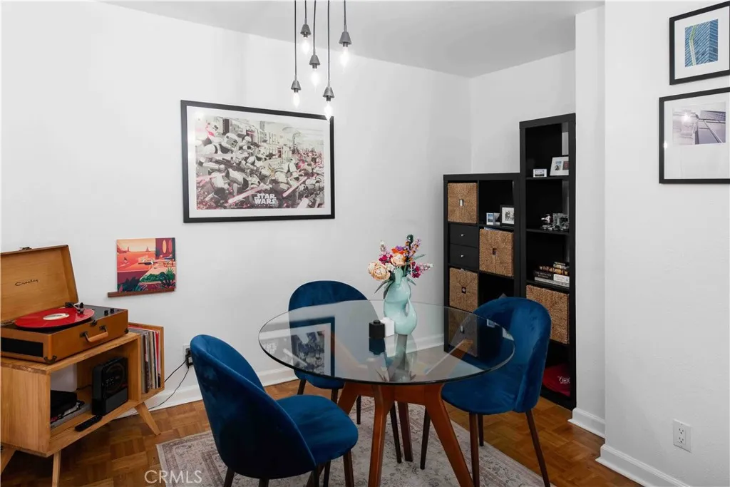 7135 Firmament, Van Nuys, California 91406 home-pic-4