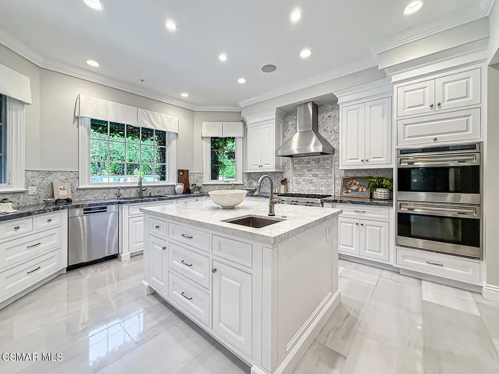 581 Lakeview Canyon Road, Westlake Village, California 91362 home-pic-23