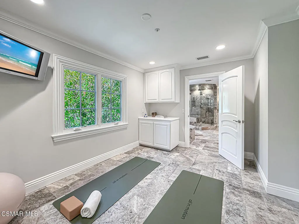 581 Lakeview Canyon Road, Westlake Village, California 91362 home-pic-53