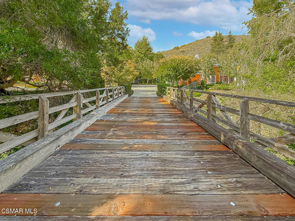 581 Lakeview Canyon Road, Westlake Village, California 91362 home-pic-1
