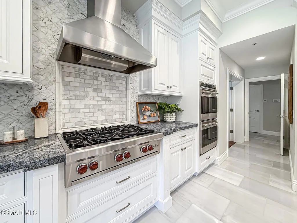 581 Lakeview Canyon Road, Westlake Village, California 91362 home-pic-25