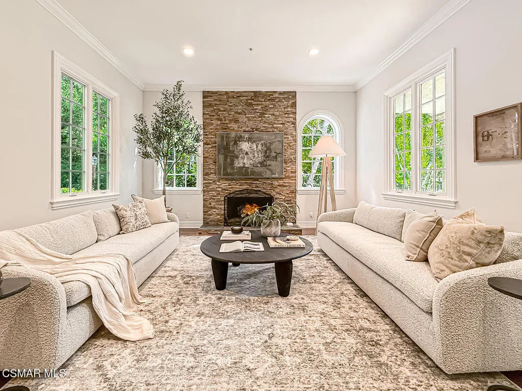 581 Lakeview Canyon Road, Westlake Village, California 91362 home-pic-13