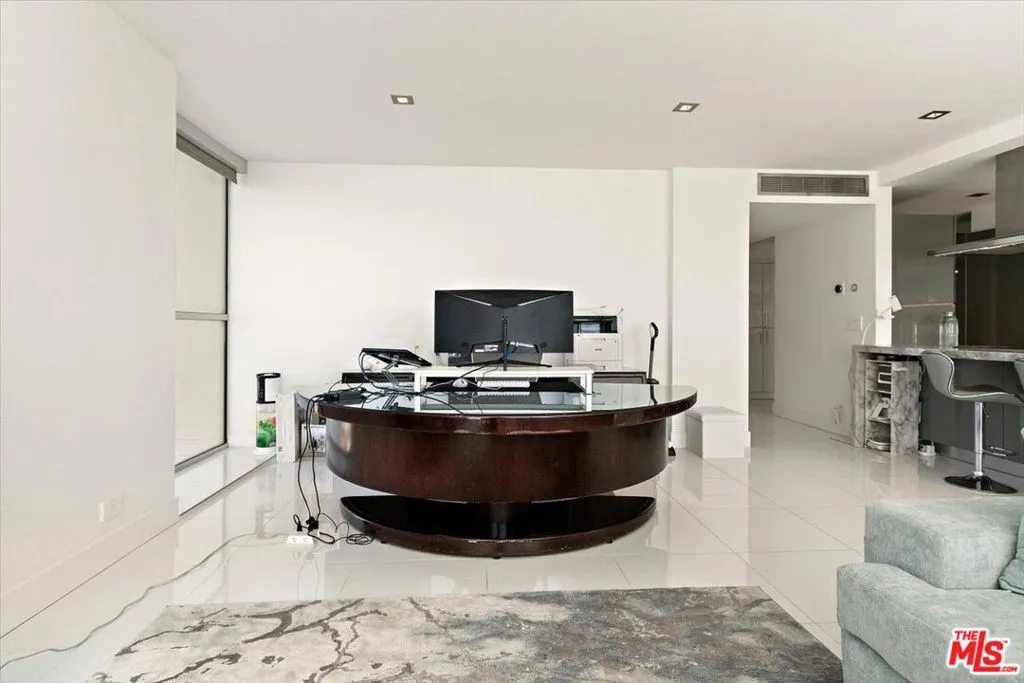 2222 Avenue Of The Stars 1203, Los Angeles, California 90067 home-pic-37