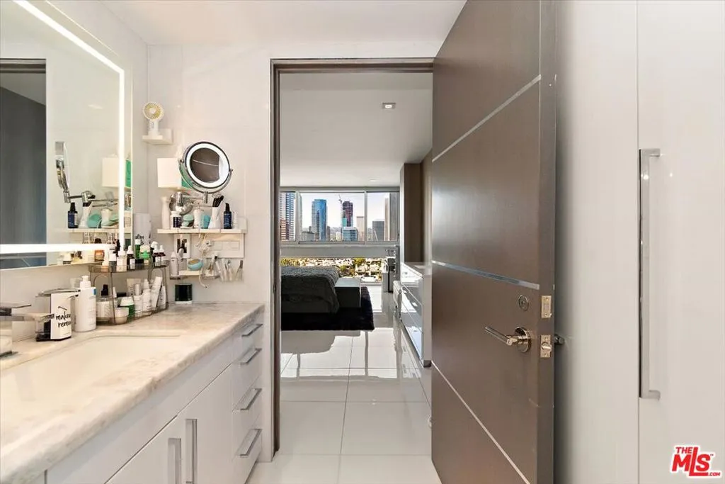 2222 Avenue Of The Stars 1203, Los Angeles, California 90067 home-pic-39