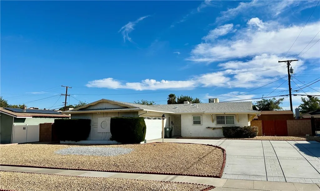 15699 La Verida, Victorville, California 92395 home-pic-0