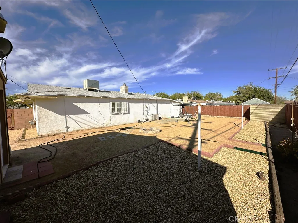 15699 La Verida, Victorville, California 92395 home-pic-14