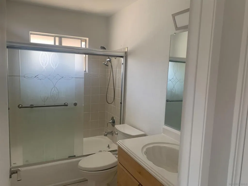 1524 Gustavo St D, El Cajon, California 92019 home-pic-12