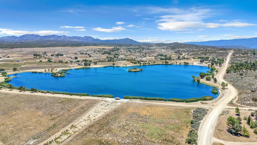 41265 Lakeshore Boulevard, Aguanga, California 92536 home-pic-38