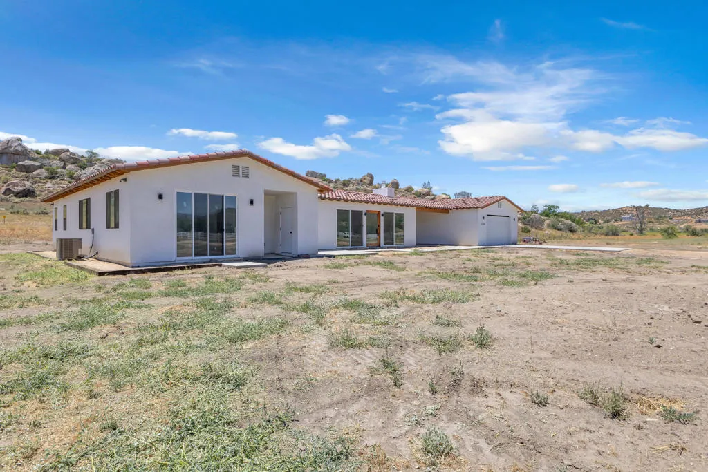 41265 Lakeshore Boulevard, Aguanga, California 92536 home-pic-4