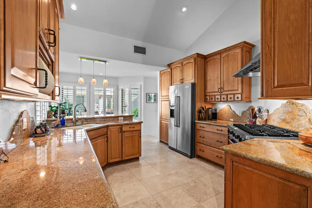 50031 Avenida Vista Bonita, La Quinta, California 92253 home-pic-18