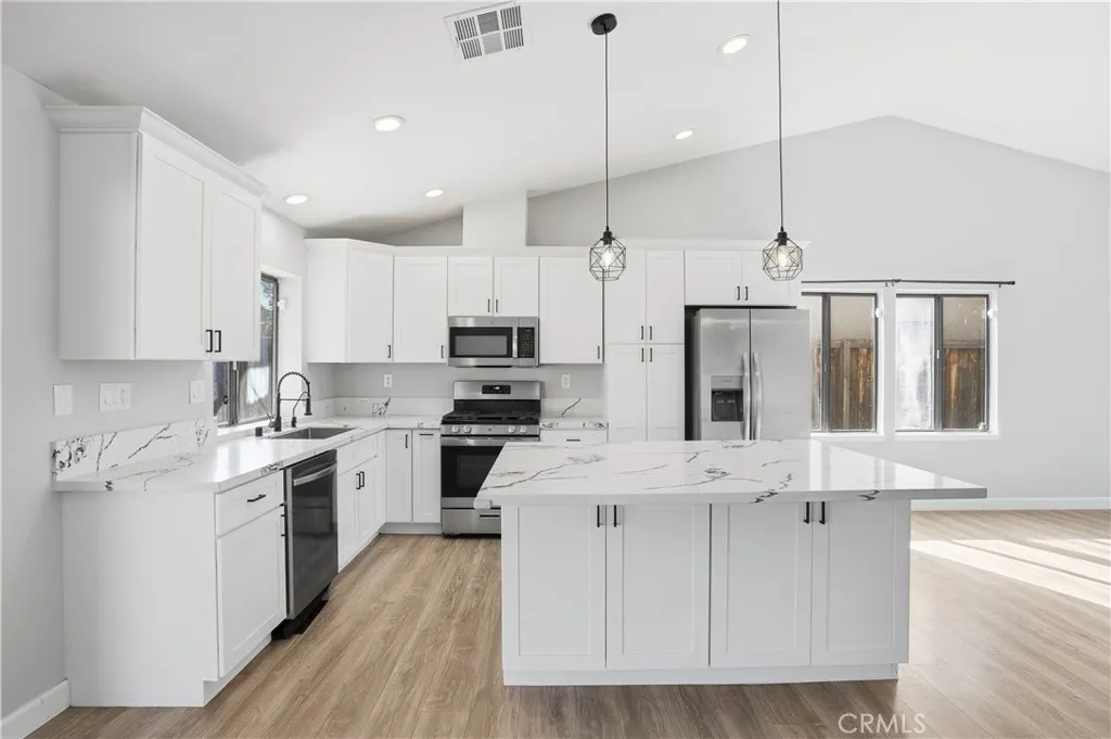 29826 Avenida De Cortez, Menifee, California 92586 home-pic-10