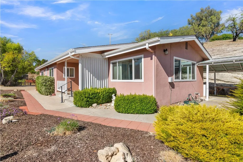 123 W 19th, Paso Robles, California 93446 home-pic-2