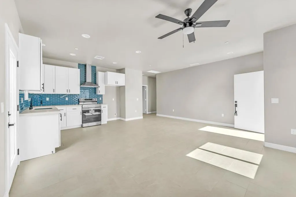 66704 Yucca Drive, Desert Hot Springs, California 92240 home-pic-4