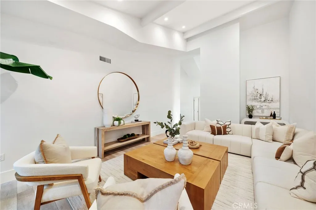 17442 Coronado Lane, Huntington Beach, California 92647 home-pic-3