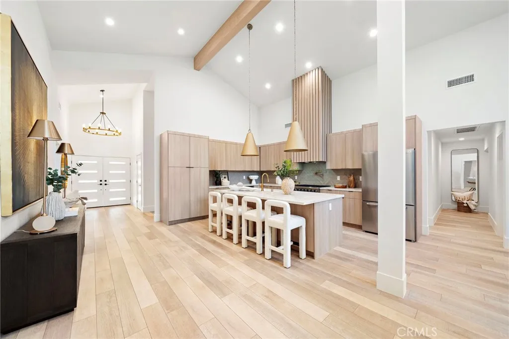 17442 Coronado Lane, Huntington Beach, California 92647 home-pic-8