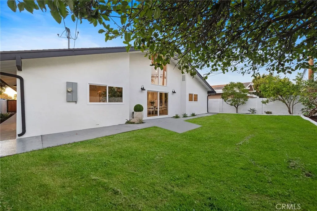 17442 Coronado Lane, Huntington Beach, California 92647 home-pic-26