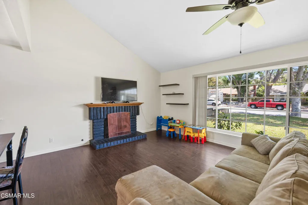 2367 Saint Clair Avenue, Simi Valley, California 93063 home-pic-5