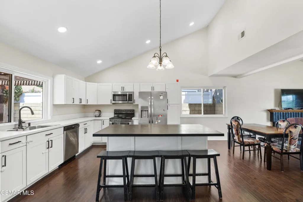 2367 Saint Clair Avenue, Simi Valley, California 93063 home-pic-10