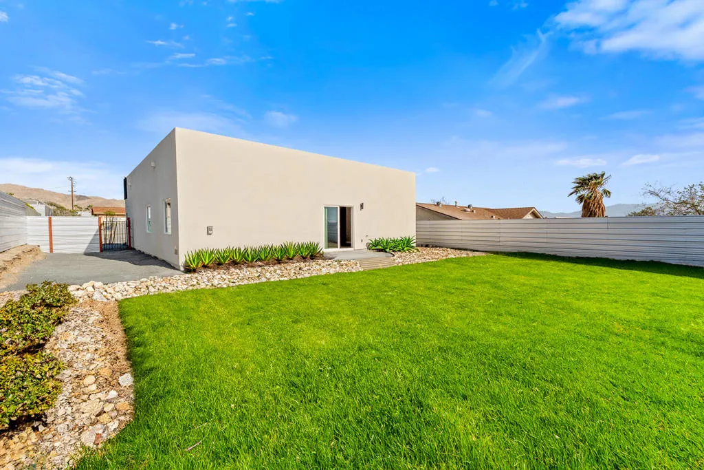 15 722 Via Quedo, Desert Hot Springs, California 92240 home-pic-18