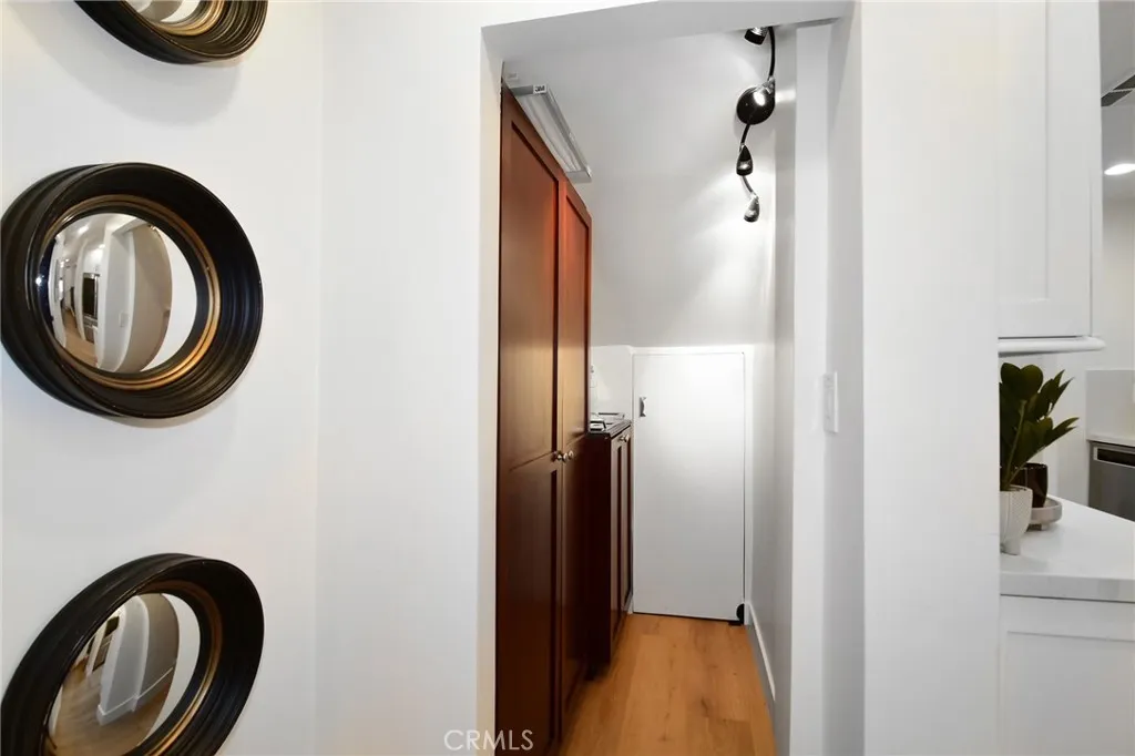 959 N Doheny 205, West Hollywood, California 90069 home-pic-11