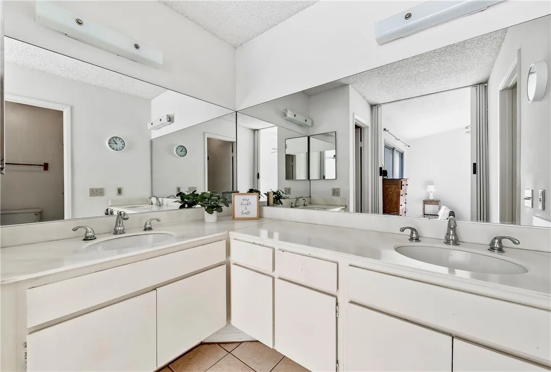 5132 W 1st Street B, Santa Ana, California 92704 home-pic-19