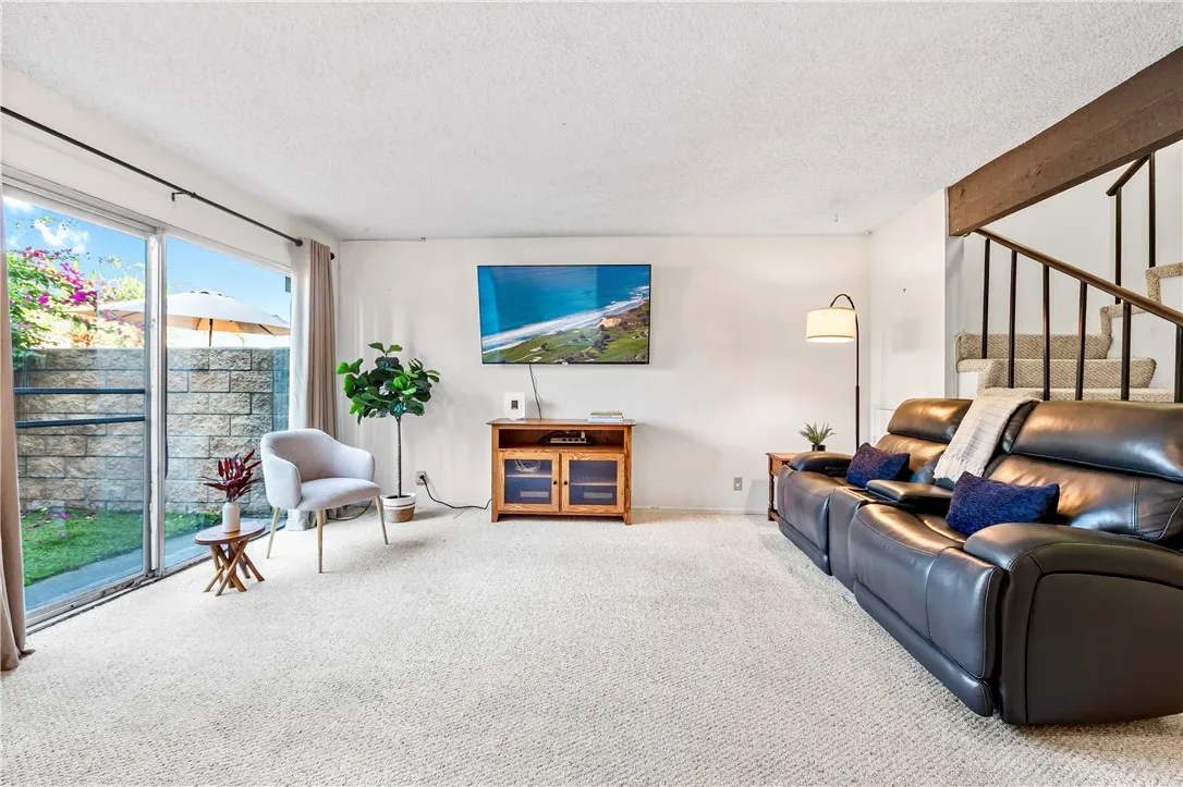 5132 W 1st Street B, Santa Ana, California 92704 home-pic-12