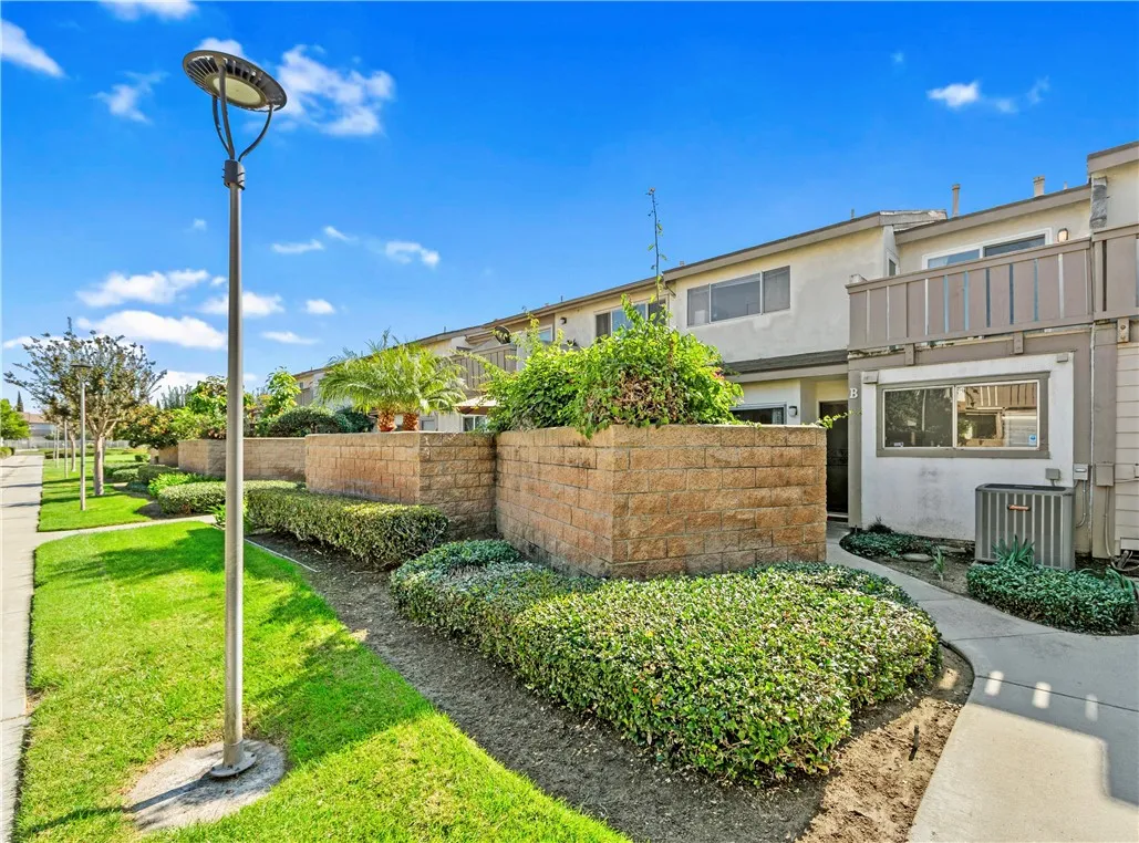 5132 W 1st Street B, Santa Ana, California 92704 home-pic-0