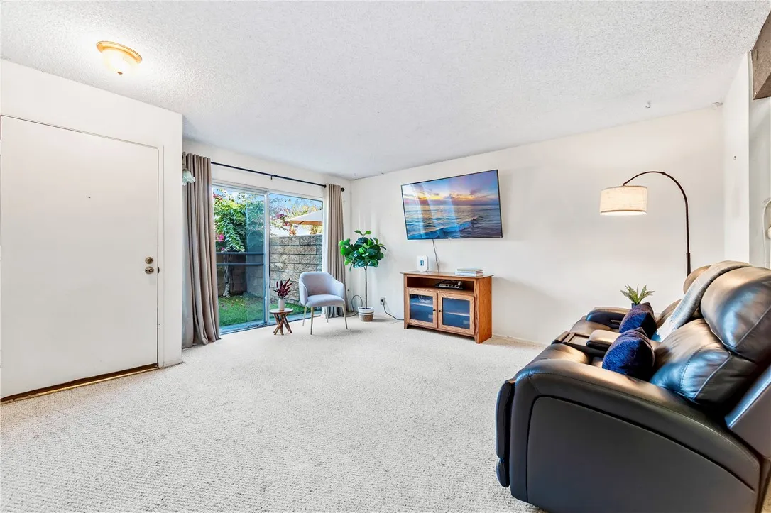 5132 W 1st Street B, Santa Ana, California 92704 home-pic-6