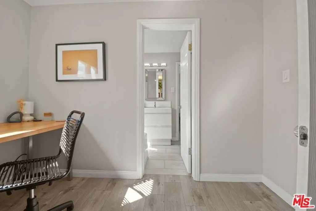 1656 S Rimpau Boulevard, Los Angeles, California 90019 home-pic-19