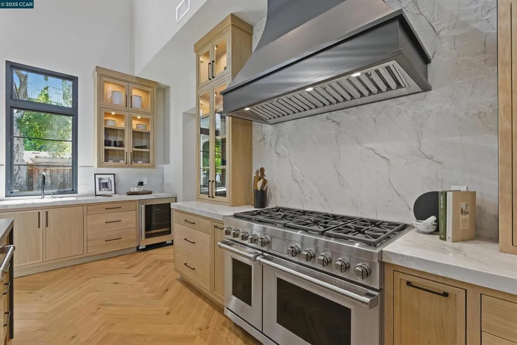 11 Xavier Ct, Alamo, California 94507 home-pic-17