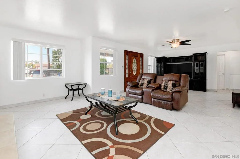 1261 Helix, Chula Vista, California 91911 home-pic-4