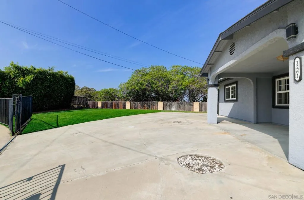 1261 Helix, Chula Vista, California 91911 home-pic-26