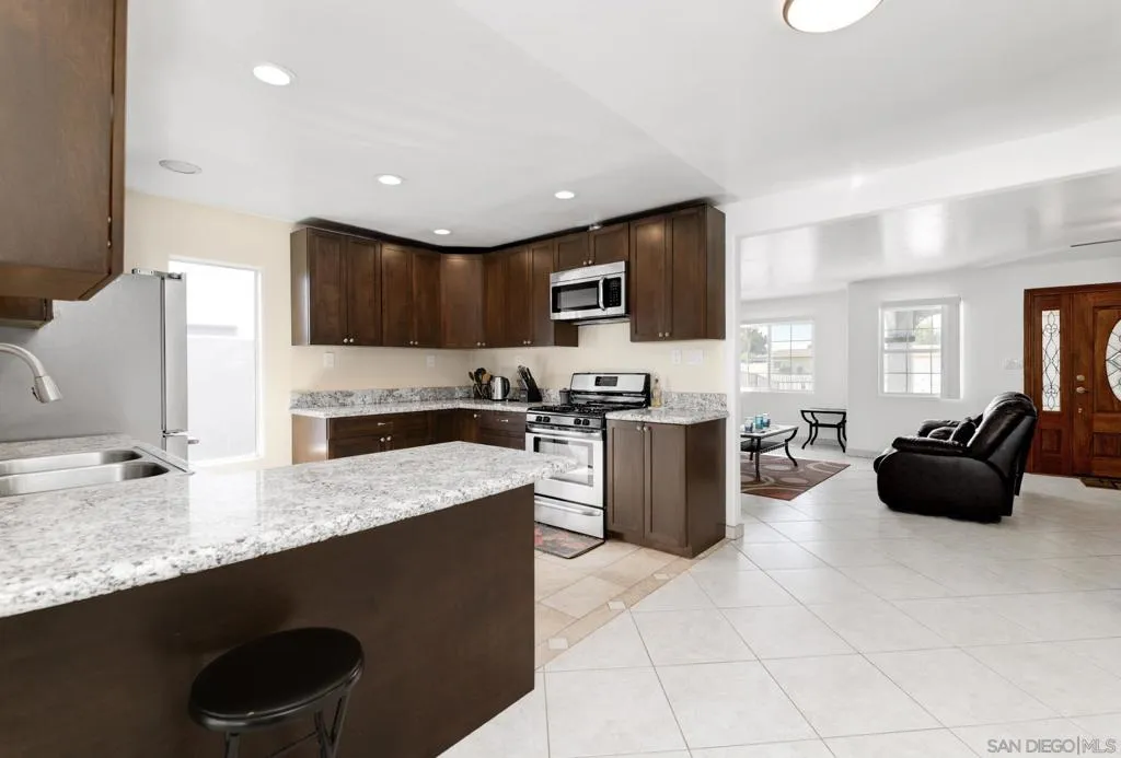1261 Helix, Chula Vista, California 91911 home-pic-9