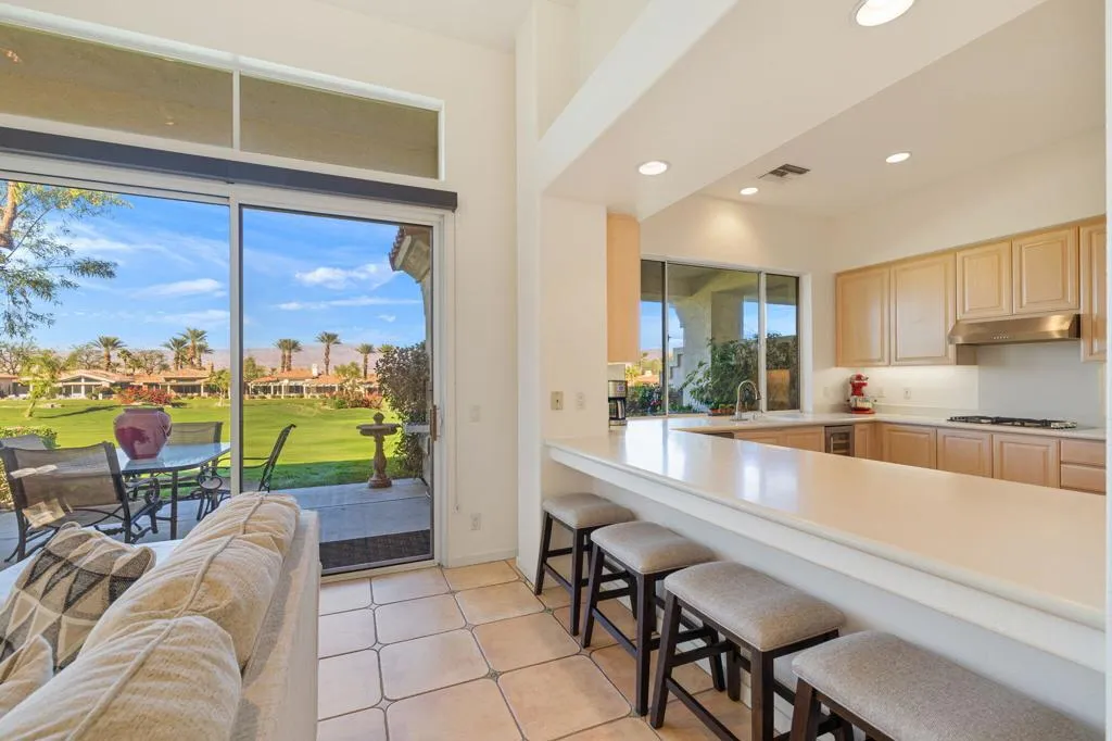 472 Desert Holly Drive, Palm Desert, California 92211 home-pic-12