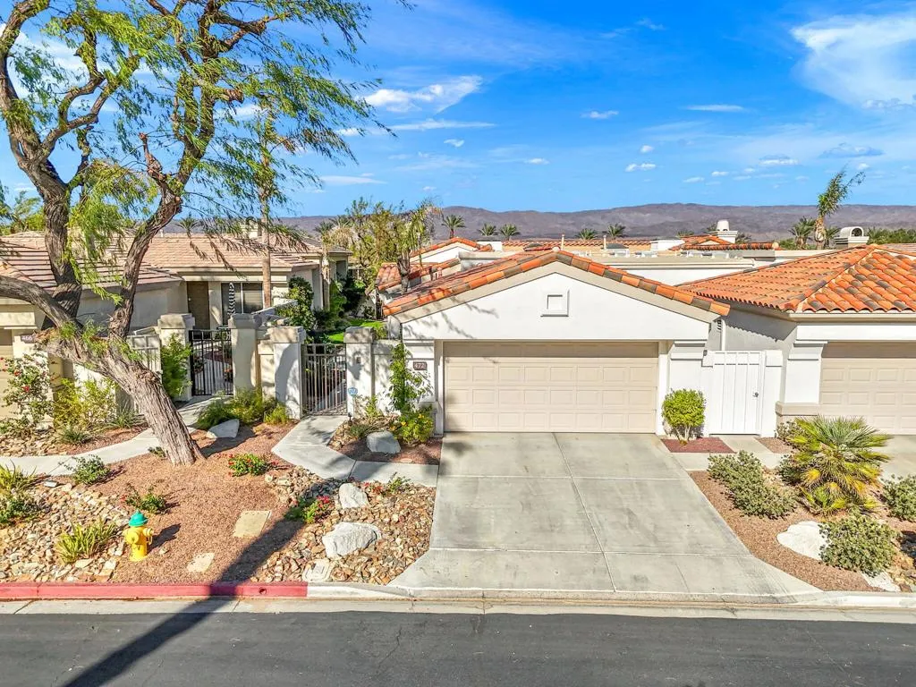472 Desert Holly Drive, Palm Desert, California 92211 home-pic-35