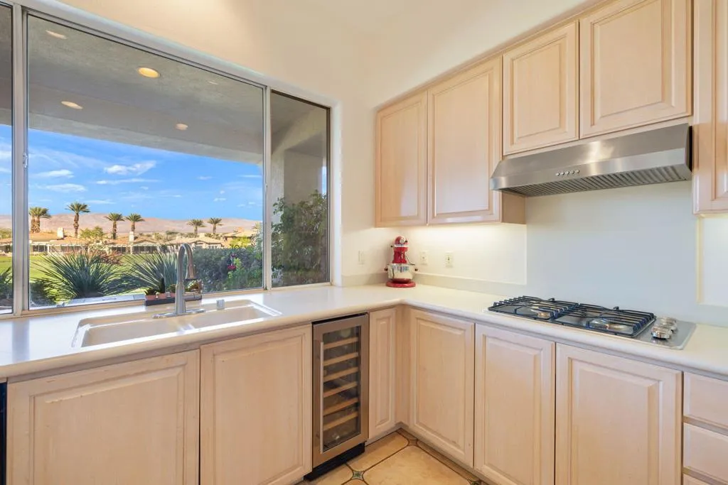 472 Desert Holly Drive, Palm Desert, California 92211 home-pic-13