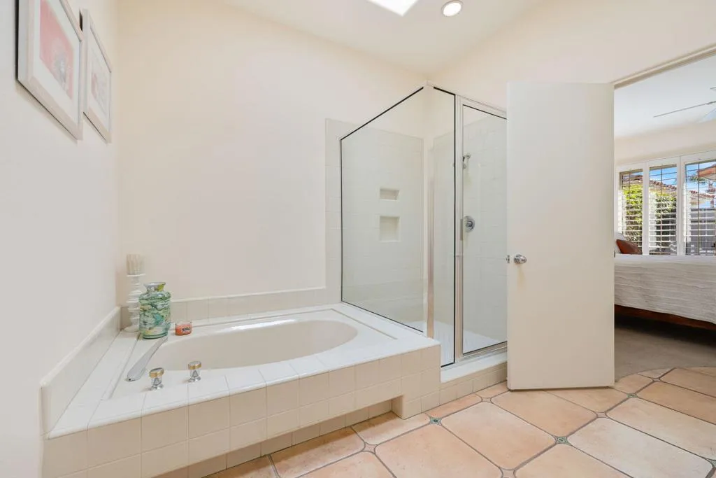 472 Desert Holly Drive, Palm Desert, California 92211 home-pic-26